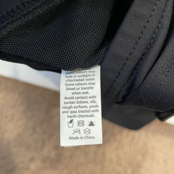 Sea Level black Essentials Cross Front Moulded Underwire Bikini Top US 12 NWOT - Picture 11 of 11